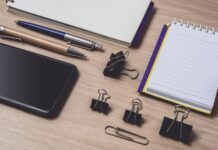 Jakie wyposażenie biurka wpływa na efektywność pracy? Jakie wyposażenie biurka wpływa na efektywność pracy